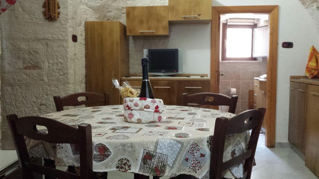 הוילה לוקורוטונדו Trulli Manuela מראה חיצוני תמונה